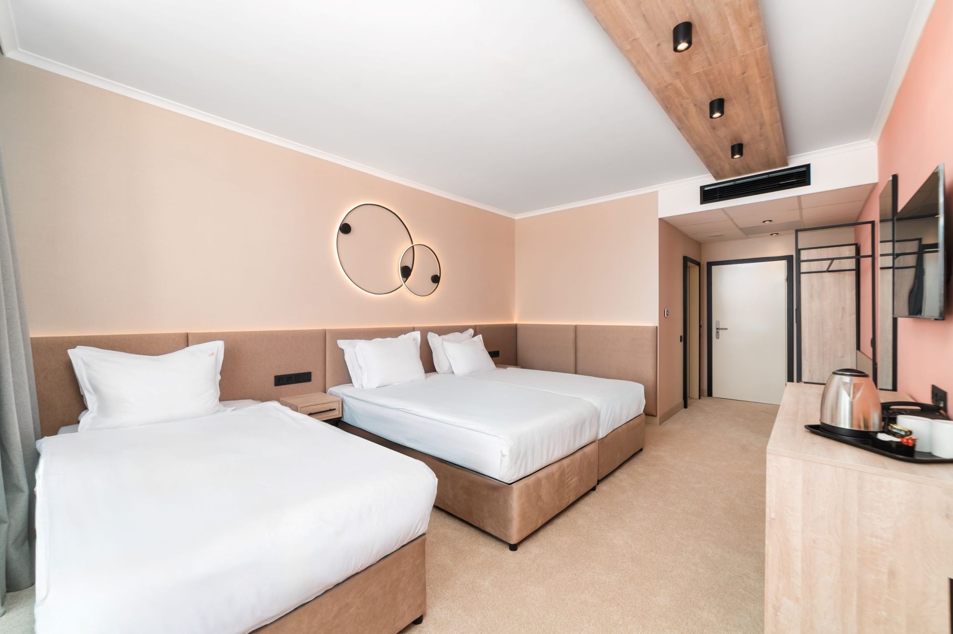 Deluxe Room City View with Three Twin Beds